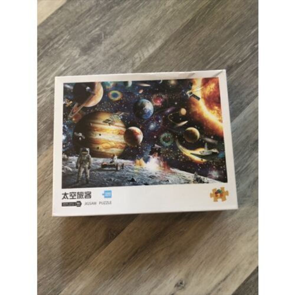 *Space Traveler 1000 Pc Jigsaw Puzzle - Planets, Moon Landing, Astronaut, NIB.